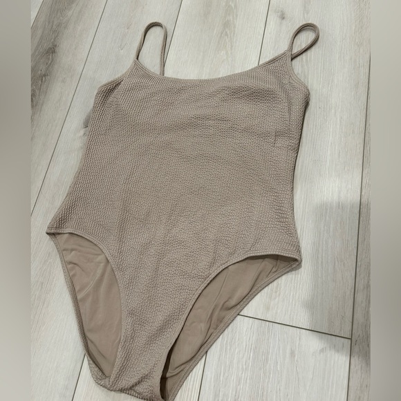 Monday Swim Bahamas One Piece- oat crinkle - Picture 3 of 5